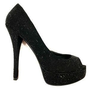 Steve Madden Black rhinestone pumps!